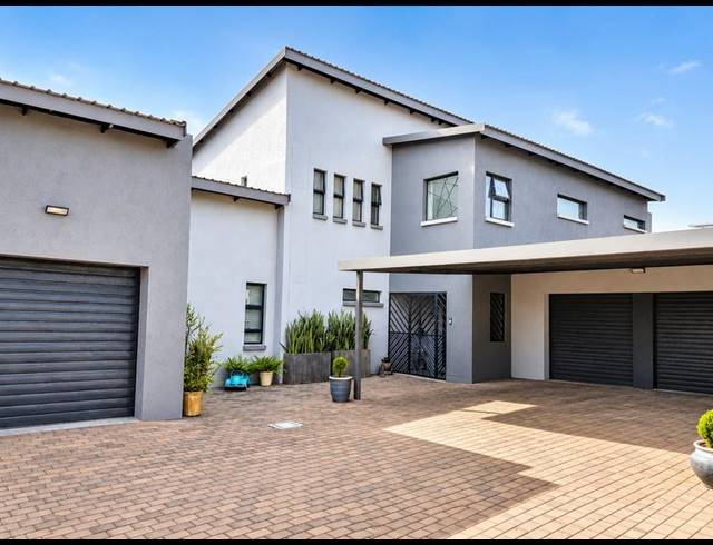 4 BEDROOM HOUSE FOR SALE IN ZAMBEZI COUNTRY ESTATE